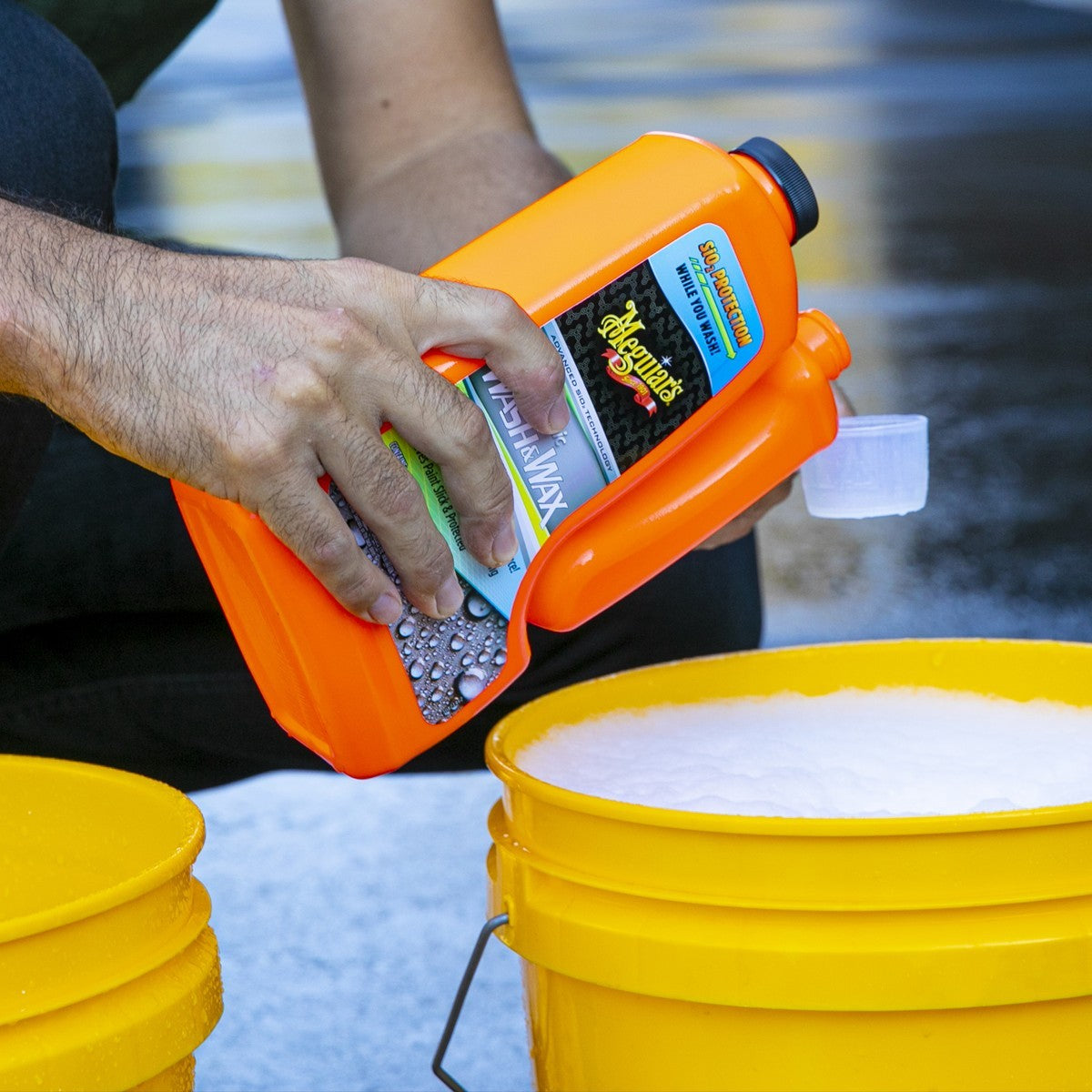 Meguiar's 2 in 1 Shampoo with Wax 1.42ltr + 0.24ltr