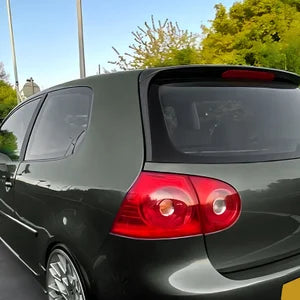 Conjunto spoilers laterais vidro traseiro para Volkswagen Golf V HB 2003-2008 (ABS Glossy Black)