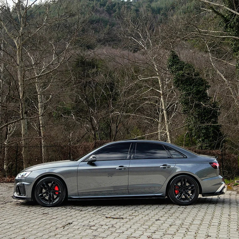 Saias Laterais Audi A4 (B9) Sedan/Avant S4/S-Line Facelift 2019-2024 - Gloss black